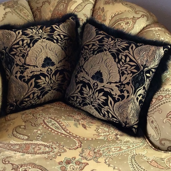 Fox Fur Designer PAIR PILLOWS reverse black/gold